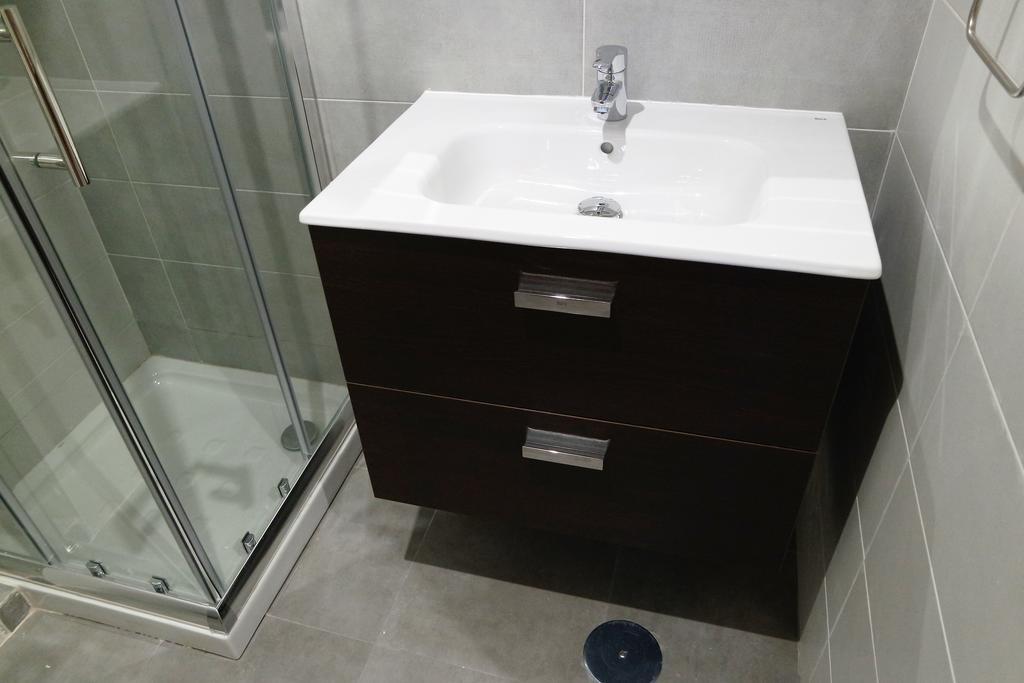 Cinque Terre Apartments Madrid Room photo